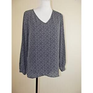 Chelsea & Theodore Womens V-Neck BLOUSE - Size SMALL - Hi Low Black White Shirt